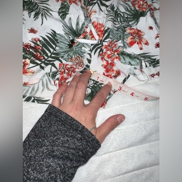 Joe B Tropical Floral Shorts | Size XL | Like New - Picture 7 of 7